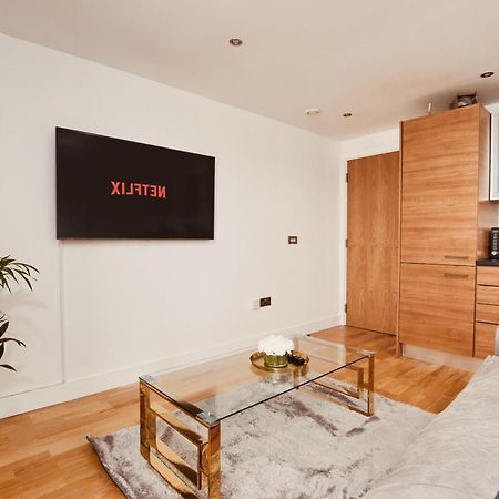 לידס King Deluxe City Apt Large Balcony& Free Parking! מראה חיצוני תמונה