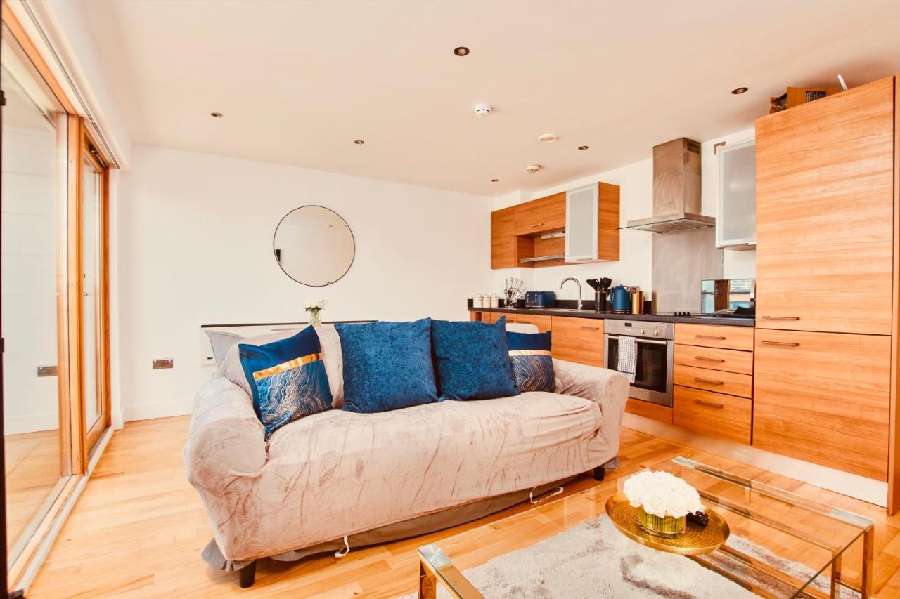 לידס King Deluxe City Apt Large Balcony& Free Parking! מראה חיצוני תמונה