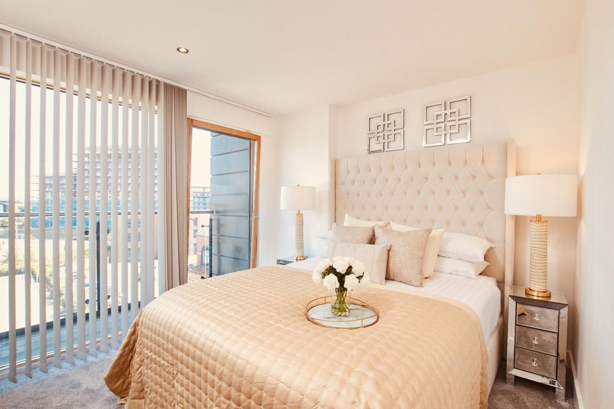 לידס King Deluxe City Apt Large Balcony& Free Parking! מראה חיצוני תמונה