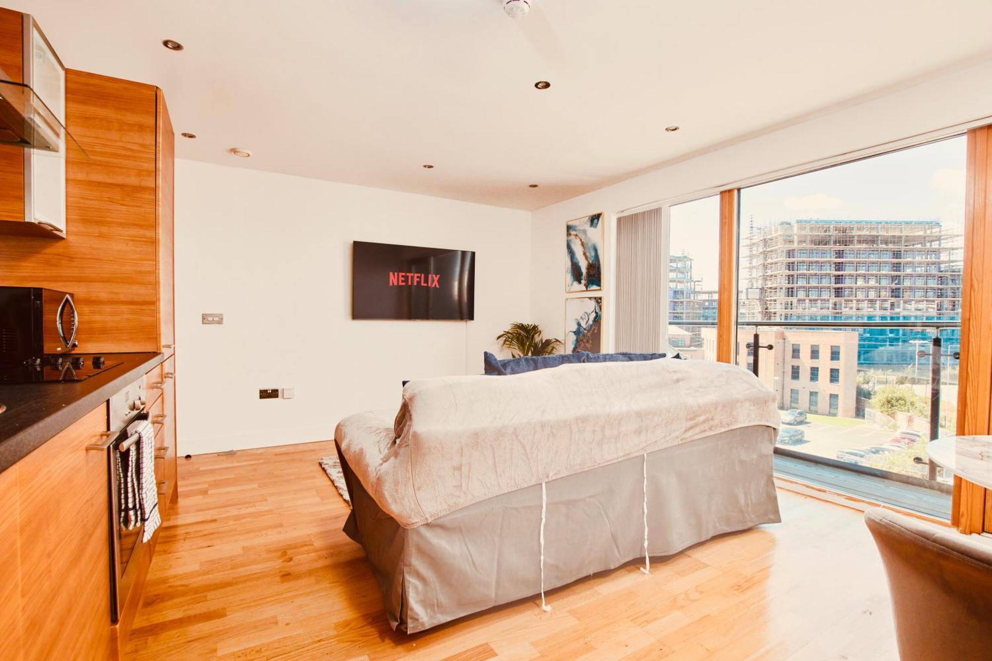 לידס King Deluxe City Apt Large Balcony& Free Parking! חדר תמונה